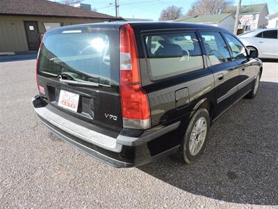 2004 Volvo V70 2.4   - Photo 5 - North Platte, NE 69101