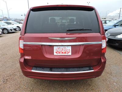 2013 Chrysler Town & Country Touring-L   - Photo 6 - Lexington, NE 68850