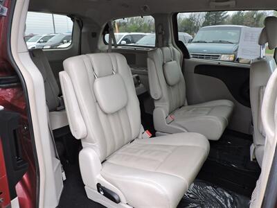 2013 Chrysler Town & Country Touring-L   - Photo 13 - Lexington, NE 68850