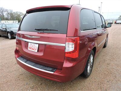 2013 Chrysler Town & Country Touring-L   - Photo 5 - Lexington, NE 68850