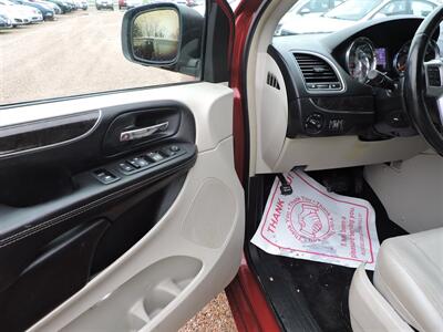 2013 Chrysler Town & Country Touring-L   - Photo 17 - Lexington, NE 68850