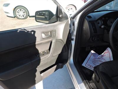 2010 Ford Focus SE   - Photo 15 - Lexington, NE 68850