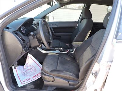 2010 Ford Focus SE   - Photo 9 - Lexington, NE 68850