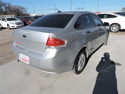 2010 Ford Focus SE   - Photo 5 - Lexington, NE 68850