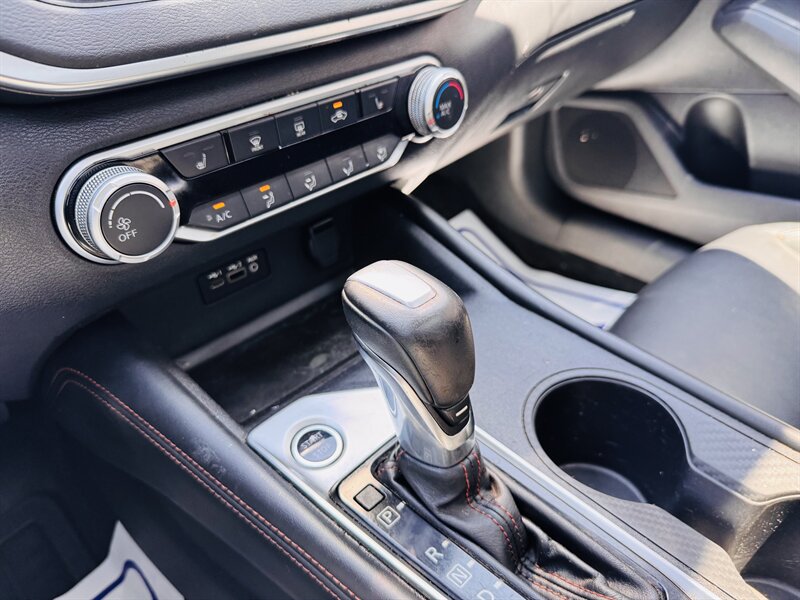 2019 Nissan Altima 2.5 SR - Photo 18 - Lexington, NE 68850