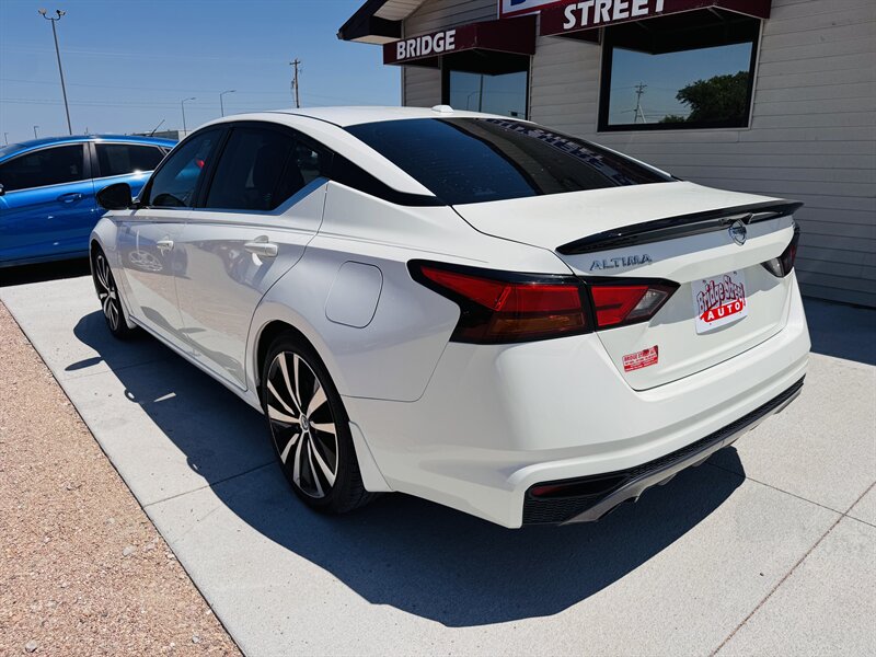 2019 Nissan Altima 2.5 SR - Photo 7 - Lexington, NE 68850