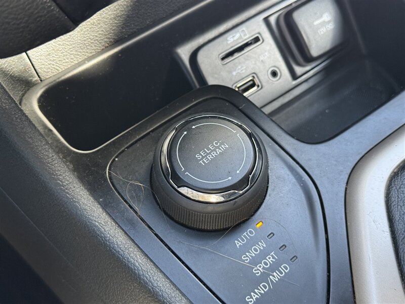 2016 Jeep Cherokee Limited - Photo 20 - Lexington, NE 68850