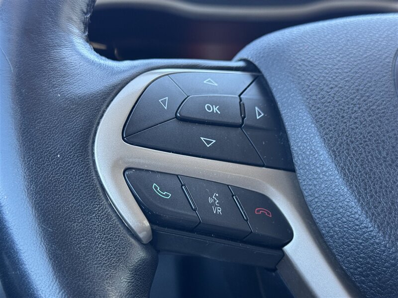 2016 Jeep Cherokee Limited - Photo 12 - Lexington, NE 68850