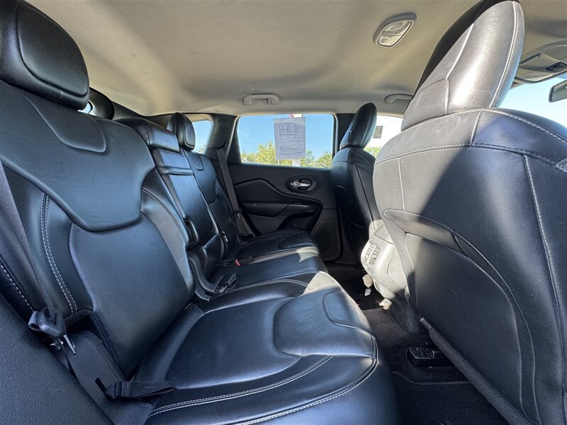 2016 Jeep Cherokee Limited - Photo 9 - Lexington, NE 68850