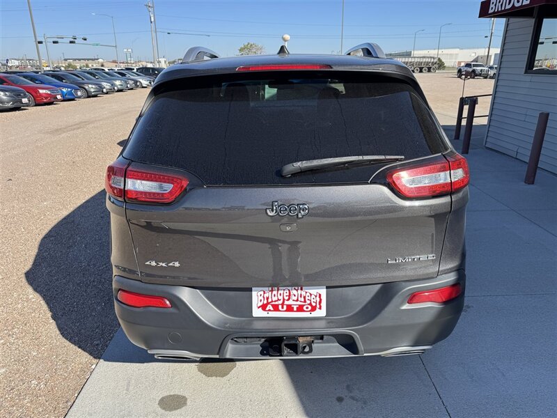 2016 Jeep Cherokee Limited - Photo 7 - Lexington, NE 68850