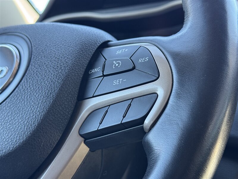 2016 Jeep Cherokee Limited - Photo 13 - Lexington, NE 68850