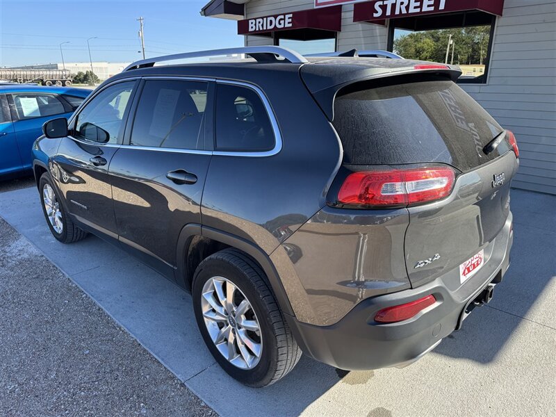 2016 Jeep Cherokee Limited - Photo 6 - Lexington, NE 68850