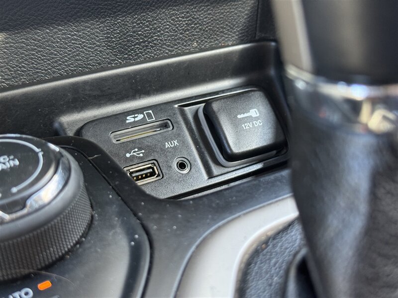 2016 Jeep Cherokee Limited - Photo 19 - Lexington, NE 68850