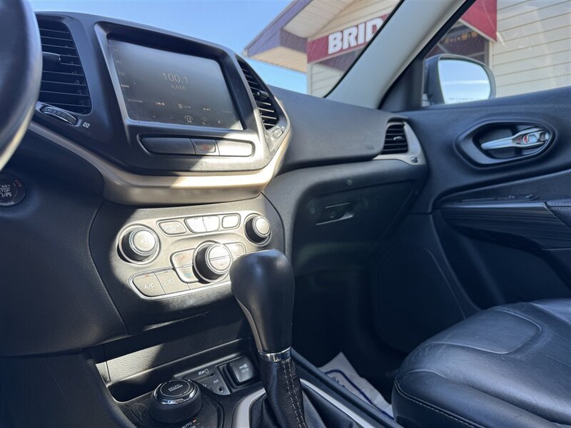 2016 Jeep Cherokee Limited - Photo 21 - Lexington, NE 68850