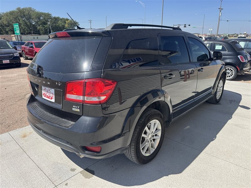 2013 Dodge Journey SXT - Photo 6 - Lexington, NE 68850