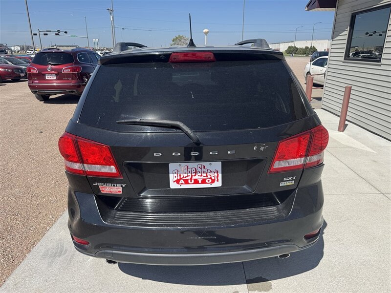 2013 Dodge Journey SXT - Photo 7 - Lexington, NE 68850