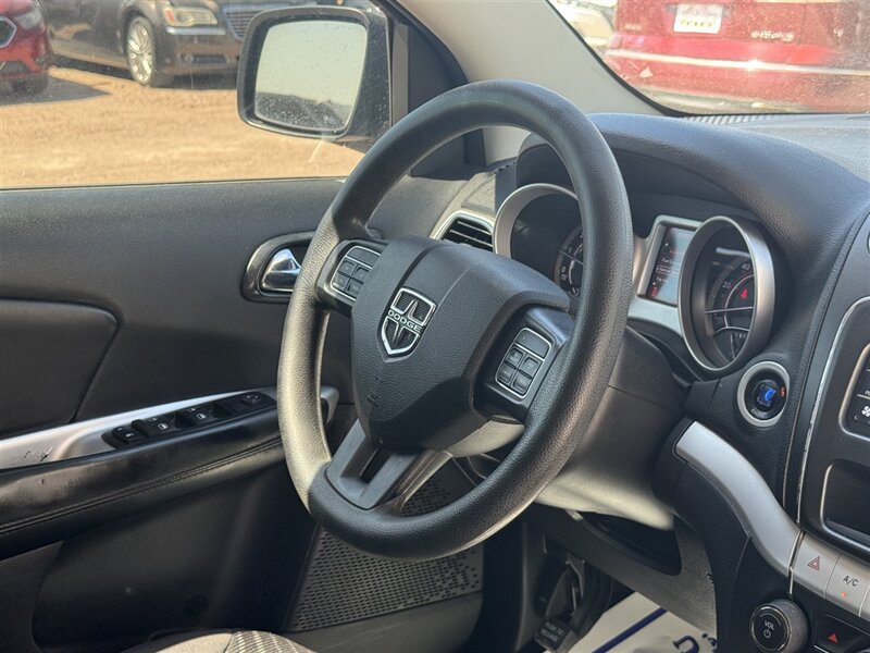 2013 Dodge Journey SXT - Photo 3 - Lexington, NE 68850