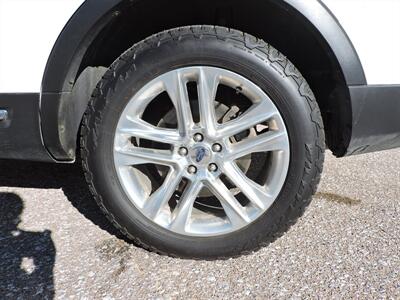 2017 Ford Explorer XLT   - Photo 8 - Kearney, NE 68847