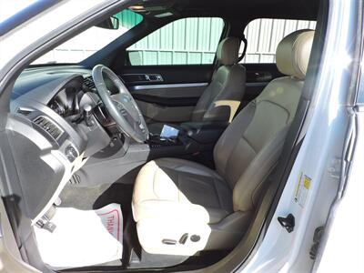 2017 Ford Explorer XLT   - Photo 9 - Kearney, NE 68847