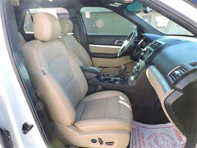 2017 Ford Explorer XLT   - Photo 10 - Kearney, NE 68847