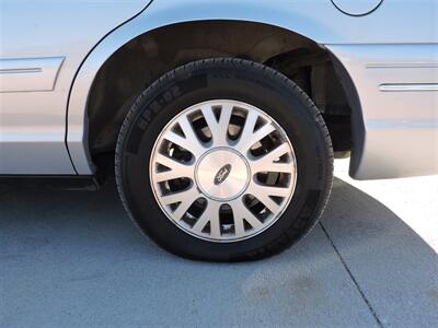 2003 Ford Crown Victoria LX - Photo 8 - Lexington, NE 68850