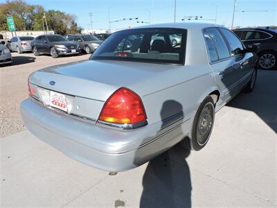 2003 Ford Crown Victoria LX - Photo 5 - Lexington, NE 68850