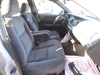 2003 Ford Crown Victoria LX - Photo 10 - Lexington, NE 68850