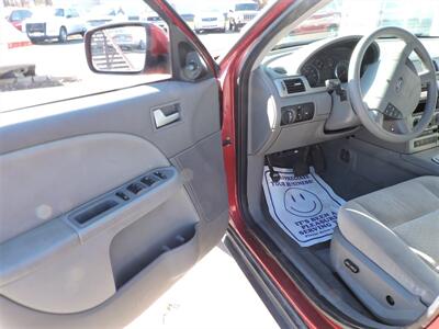 2006 Ford Five Hundred SE - Photo 14 - Grand Island, NE 68801