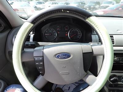 2006 Ford Five Hundred SE   - Photo 16 - Grand Island, NE 68801