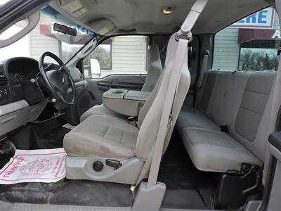 2006 Ford F-250 XL - Photo 9 - Lexington, NE 68850