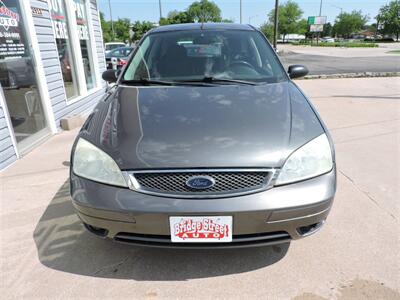 2005 Ford Focus ZX5 S   - Photo 3 - Grand Island, NE 68801