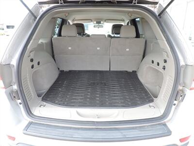2012 Jeep Grand Cherokee Laredo   - Photo 12 - Grand Island, NE 68801