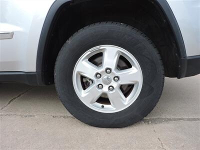 2012 Jeep Grand Cherokee Laredo   - Photo 8 - Grand Island, NE 68801
