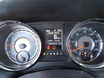 2014 Chrysler Town & Country Touring   - Photo 17 - Lexington, NE 68850