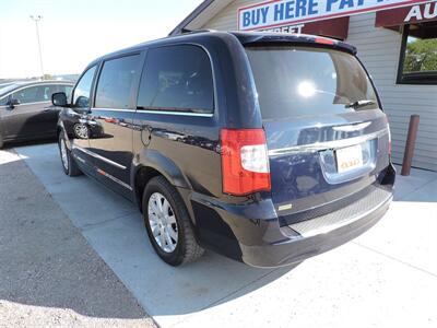 2014 Chrysler Town & Country Touring   - Photo 7 - Lexington, NE 68850