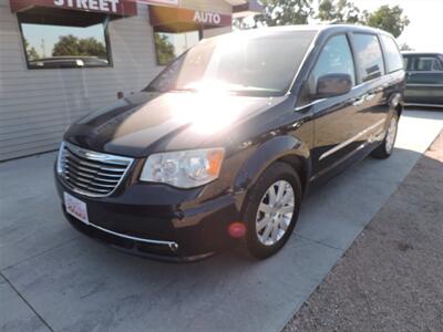 2014 Chrysler Town & Country Touring   - Photo 2 - Lexington, NE 68850