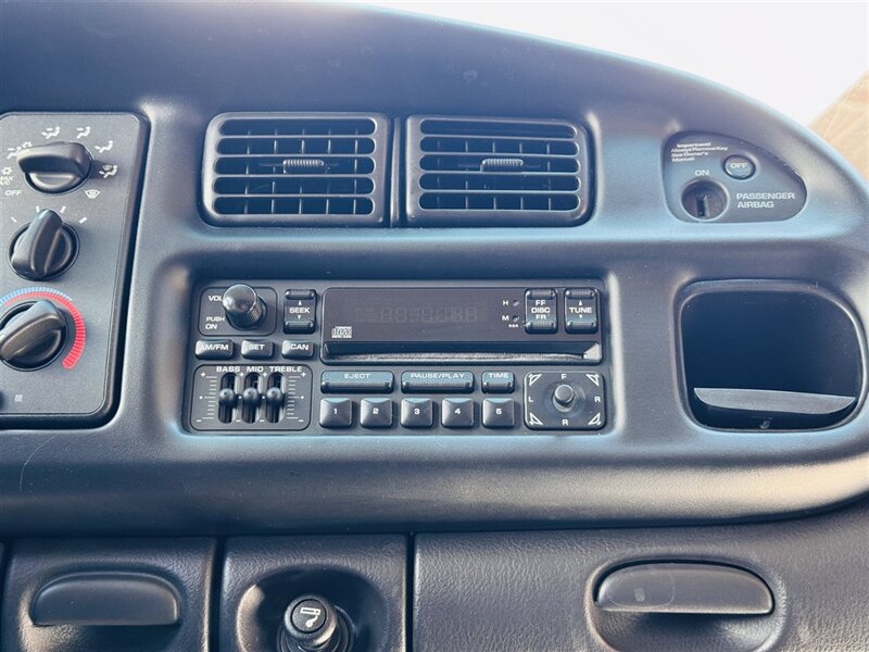 2001 Dodge Ram 1500 SLT - Photo 15 - Kearney, NE 68847
