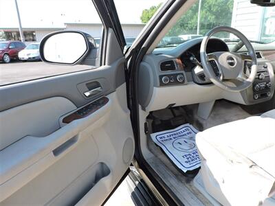 2007 GMC Yukon SLE   - Photo 16 - Grand Island, NE 68801