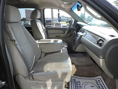 2007 GMC Yukon SLE   - Photo 10 - Grand Island, NE 68801