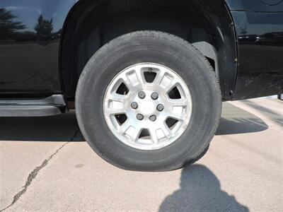 2007 GMC Yukon SLE   - Photo 8 - Grand Island, NE 68801