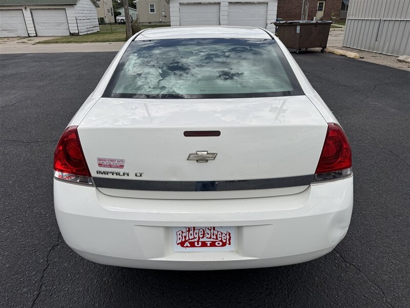 2009 Chevrolet Impala LT - Photo 7 - Kearney, NE 68847