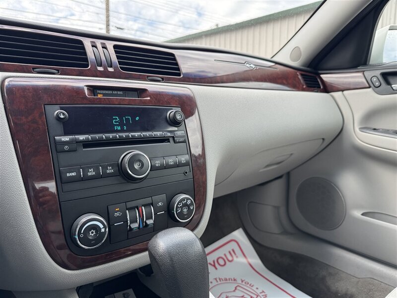 2009 Chevrolet Impala LT - Photo 20 - Kearney, NE 68847