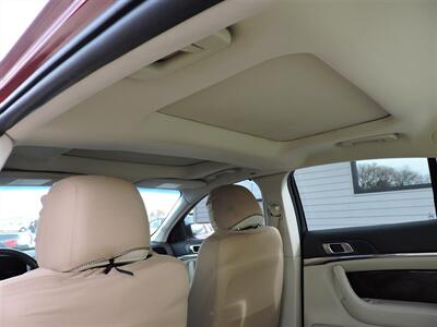 2014 Lincoln MKS - Photo 16 - Lexington, NE 68850