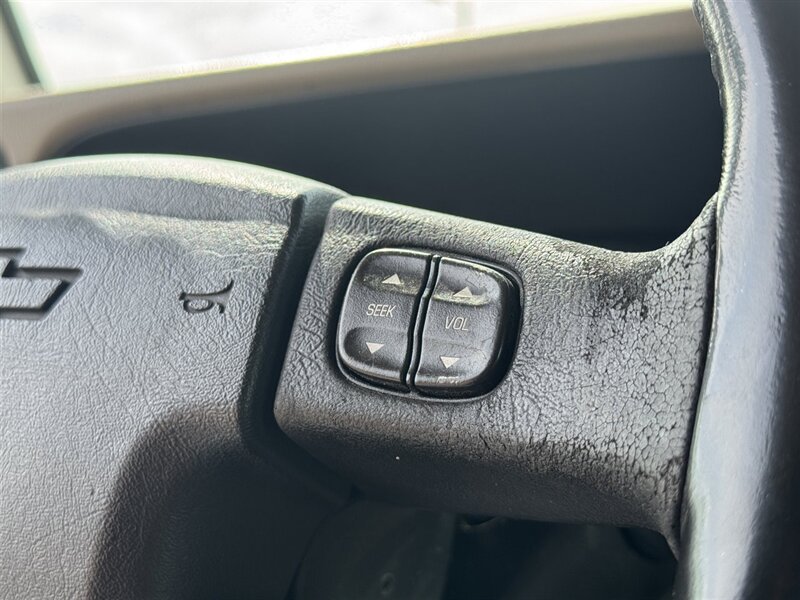 2004 Chevrolet Tahoe LS - Photo 12 - Grand Island, NE 68801