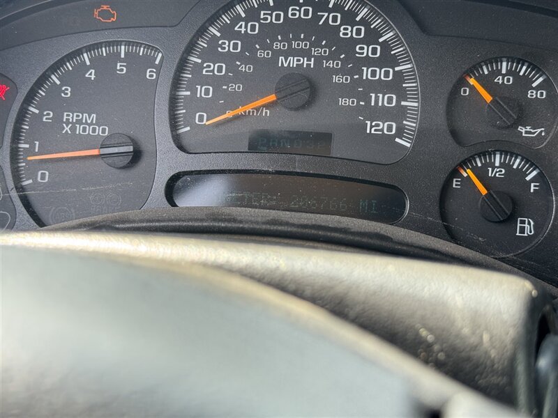 2004 Chevrolet Tahoe LS - Photo 13 - Grand Island, NE 68801