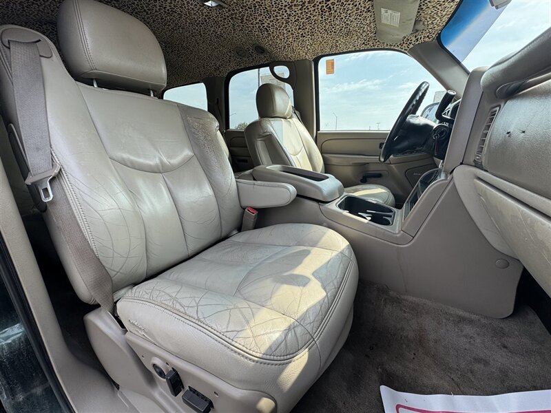 2004 Chevrolet Tahoe LS - Photo 9 - Grand Island, NE 68801