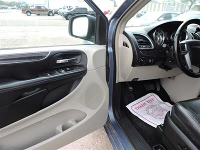 2011 Chrysler Town & Country Touring-L   - Photo 16 - Lexington, NE 68850