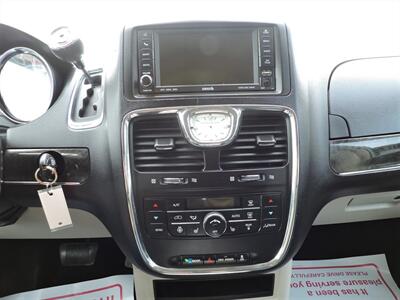 2011 Chrysler Town & Country Touring-L   - Photo 18 - Lexington, NE 68850