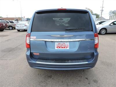 2011 Chrysler Town & Country Touring-L   - Photo 6 - Lexington, NE 68850