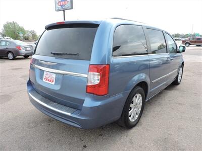 2011 Chrysler Town & Country Touring-L   - Photo 5 - Lexington, NE 68850
